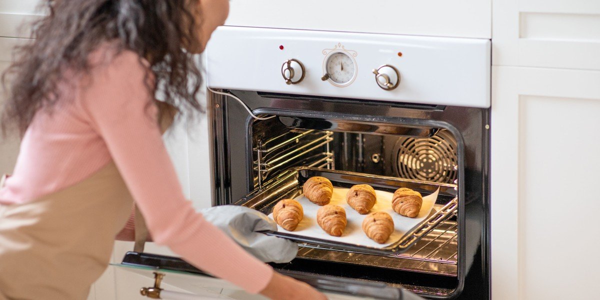 A Comprehensive Guide to Electric Ovens and Hobs: Features, Benefits, and Tips for Choosing the Best Appliance